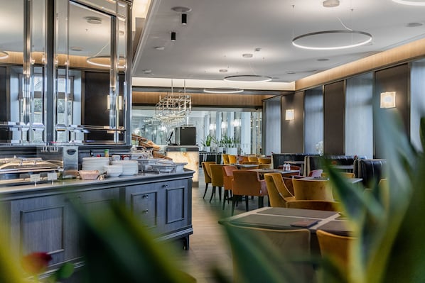 Frokost, lunsj og middag serveres, østeuropeiske retter 