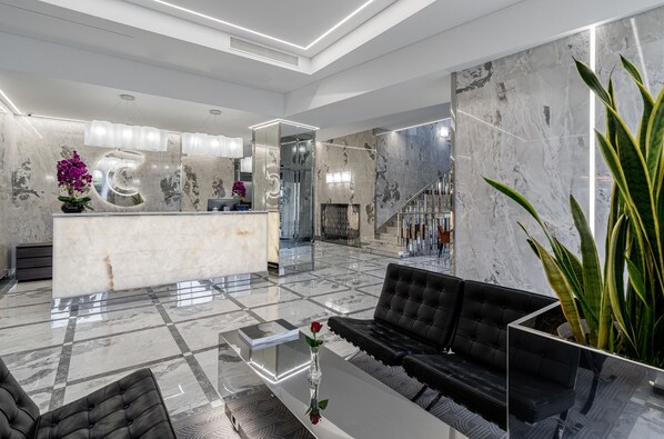 Lobby sitting area - Congress Hotel (Vilnius)