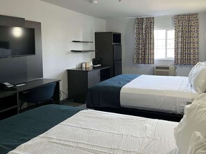 Standard Room, 2 Queen Beds, Non Smoking, Refrigerator & Microwave | Private kitchenette | Full-size fridge, microwave, stovetop, coffee/tea maker - Studio 6 Suites Delano, CA (Delano)