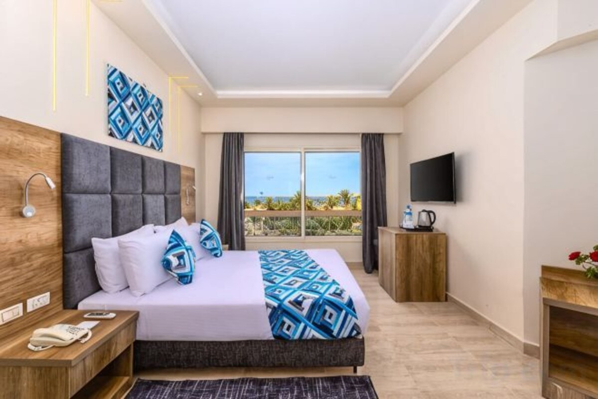 Minibar, in-room safe, blackout curtains, bed sheets
