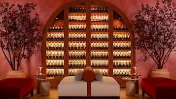 9 bares, 4 bares en la playa, bar en la piscina, bar junto a la piscina