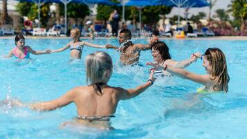 3 outdoor pools, open 7:30 AM to 5:00 PM, free cabanas, pool umbrellas