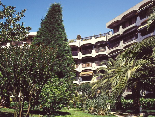 Exterior - Résidence Lagrange Vacances Les Trois Rivières (Mandelieu-La-Napoule)