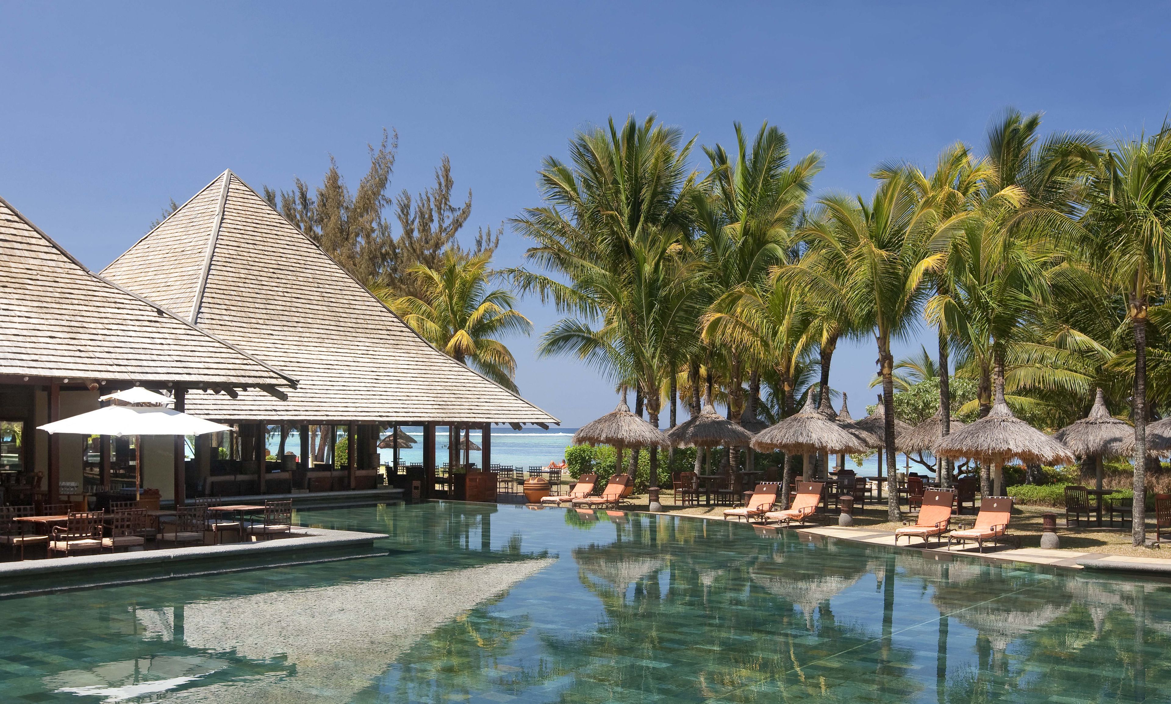 3 udendørs pools, parasoller, liggestole