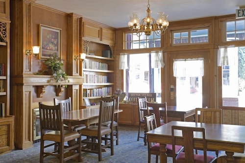 Americas Best Value Inn & Suites Royal Carriage