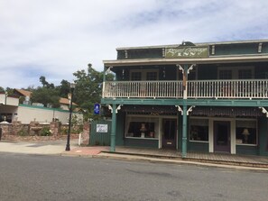 Street view - Americas Best Value Inn & Suites Royal Carriage (Jamestown)