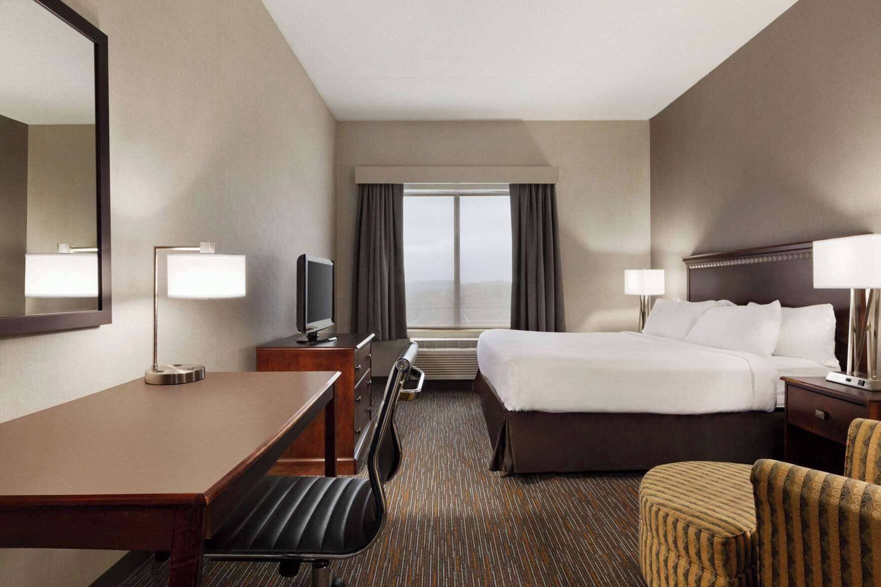 In-room safe, desk, laptop workspace, iron/ironing board