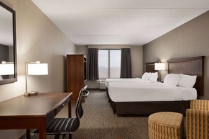 In-room safe, desk, laptop workspace, iron/ironing board - Wingate by Wyndham Bridgeport/Clarksburg (Bridgeport)