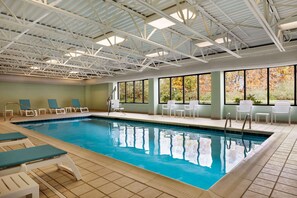 Indoor pool - Wingate by Wyndham Bridgeport/Clarksburg (Bridgeport)