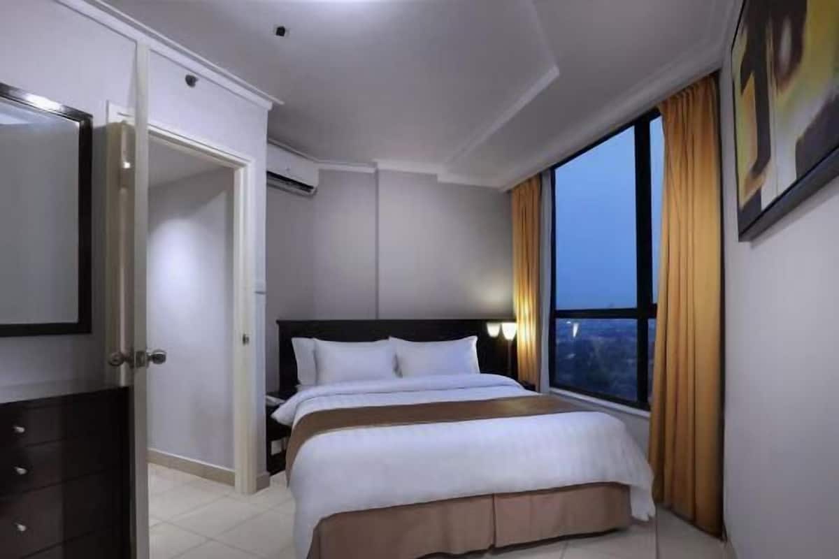 In-room safe, desk, laptop workspace, blackout curtains