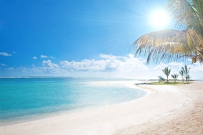 On the beach, snorkelling, windsurfing - LUX Belle Mare (Belle Mare)