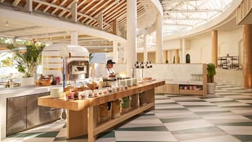 4 restaurants, spécialités Cuisine méditerranéenne