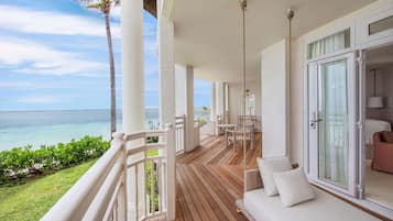 Suite, 1 trĂšs grand lit (Ocean, 90sqm) | Vue de la chambre