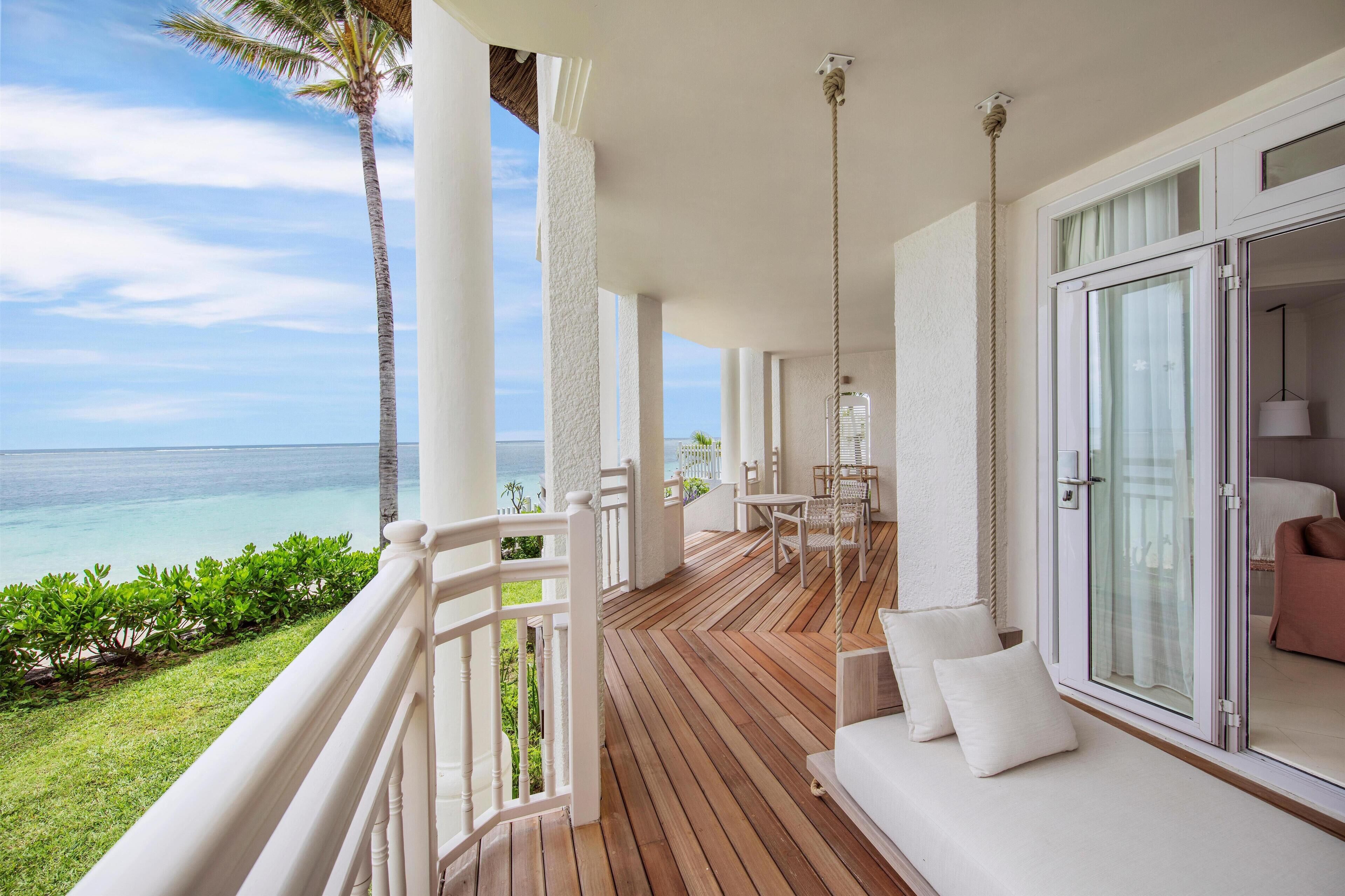 スイート キングベッド 1 台 (Ocean, 90sqm) | 高級寝具、羽毛の掛け布団、ピロートップベッド、ミニバー