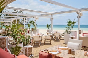 5 restaurants; breakfast, lunch and dinner served  - LUX Belle Mare (Belle Mare)