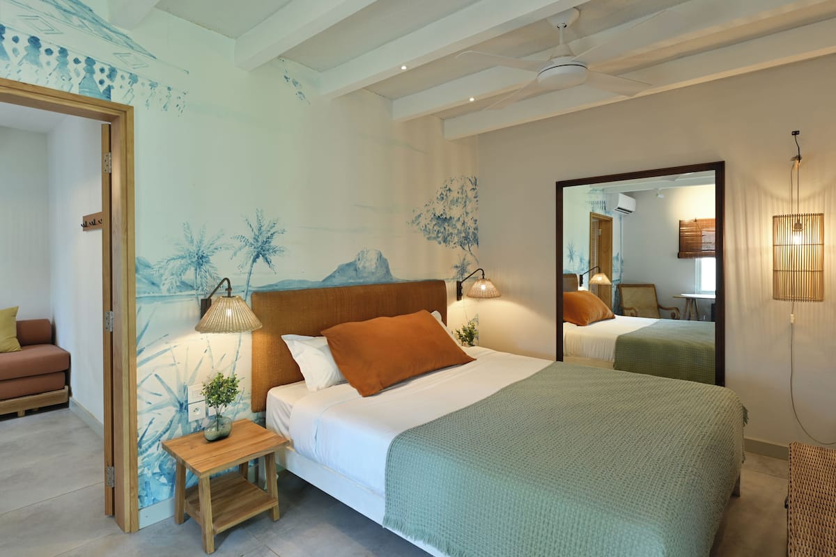 Quarto família (Comfort) | Frigobar, cofres nos quartos, escrivaninha