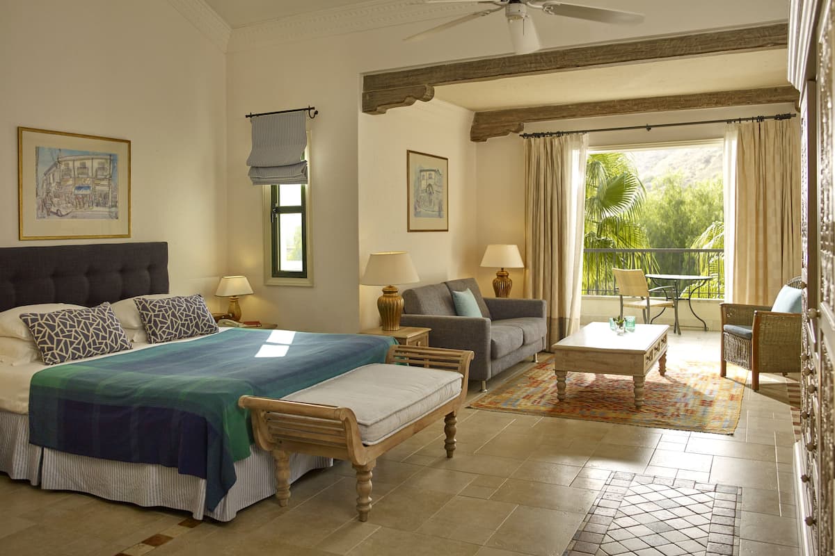 Suite ejecutiva, vista al jardín | Ropa de cama de alta calidad, camas con pillow-top y minibar