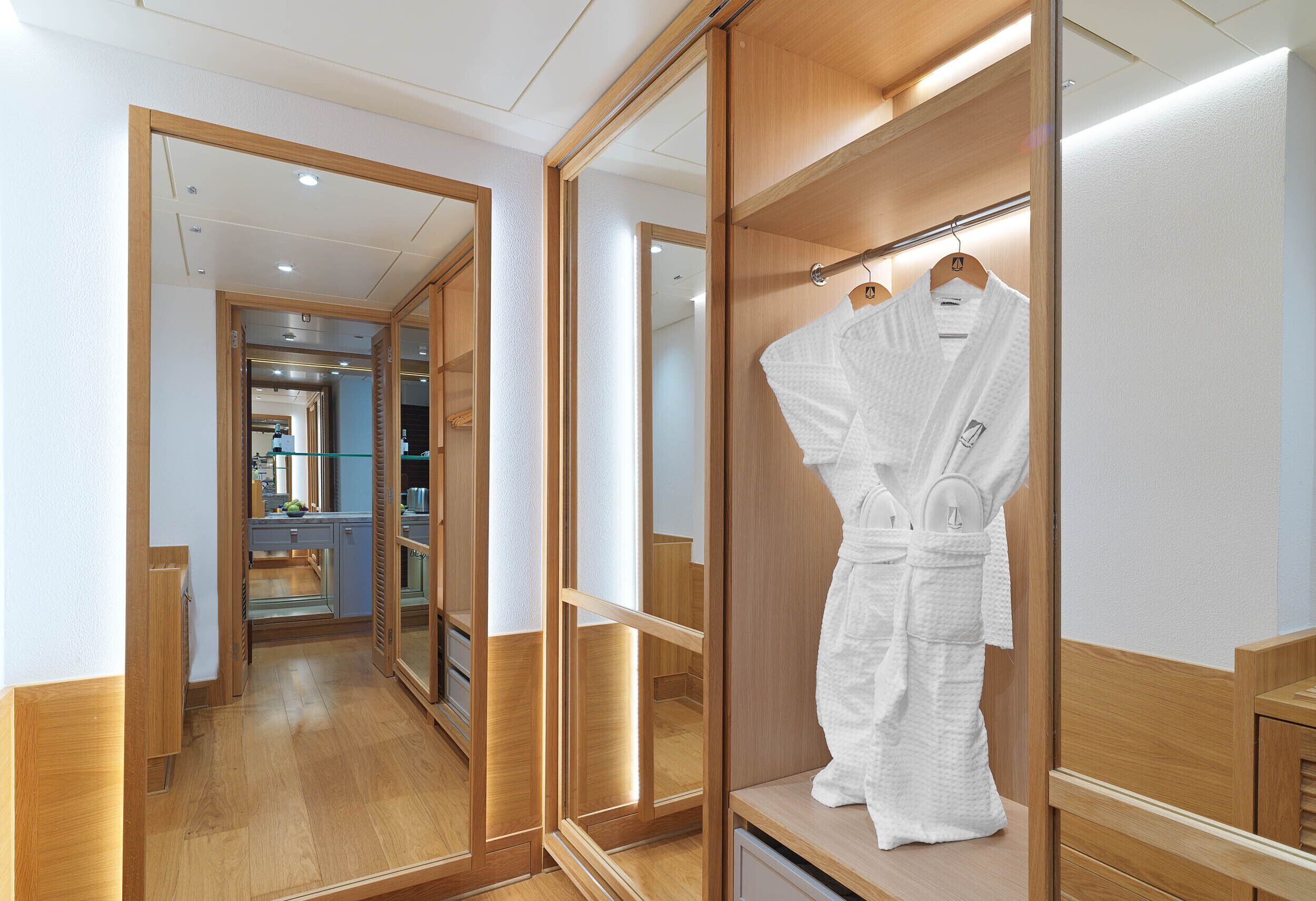 suite, sea view (cape) | premium bedding, pillow-top beds, minibar, desk