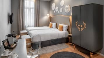 1 bedroom, hypo-allergenic bedding, minibar, in-room safe