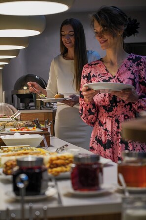 Ilmainen päivittäinen buffetaamiainen 