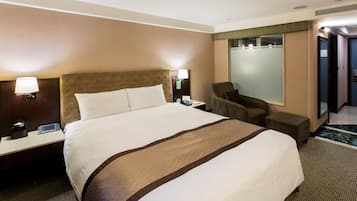 Down comforters, in-room safe, desk, soundproofing