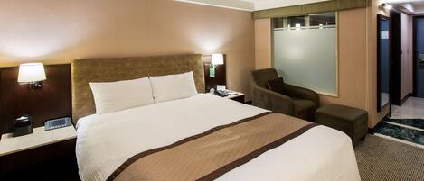 Standard Double Room, 1 Double Bed | Down comforters, in-room safe, desk, soundproofing