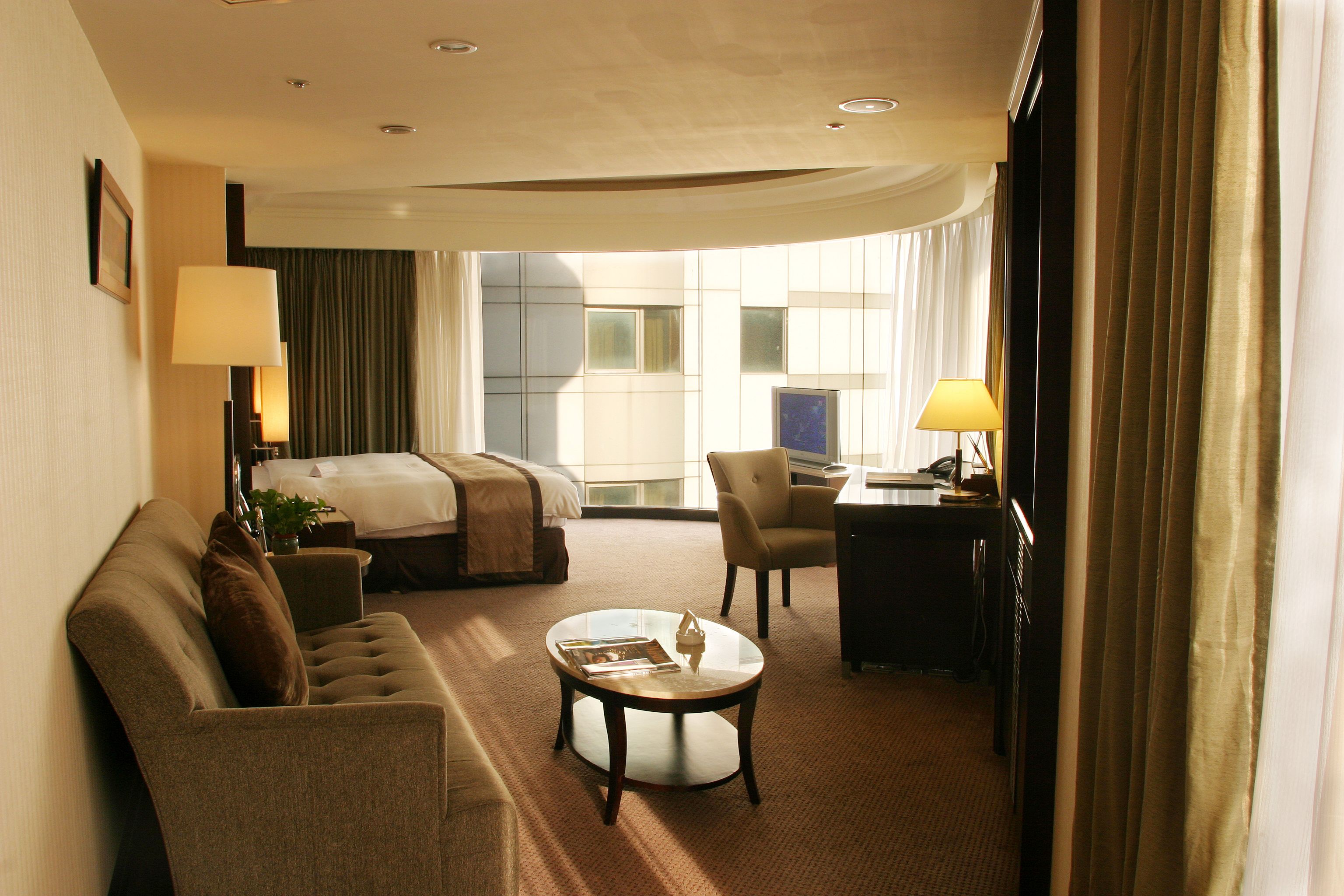 panoramic double room, 1 king bed | down duvets, in-room safe, desk, soundproofing