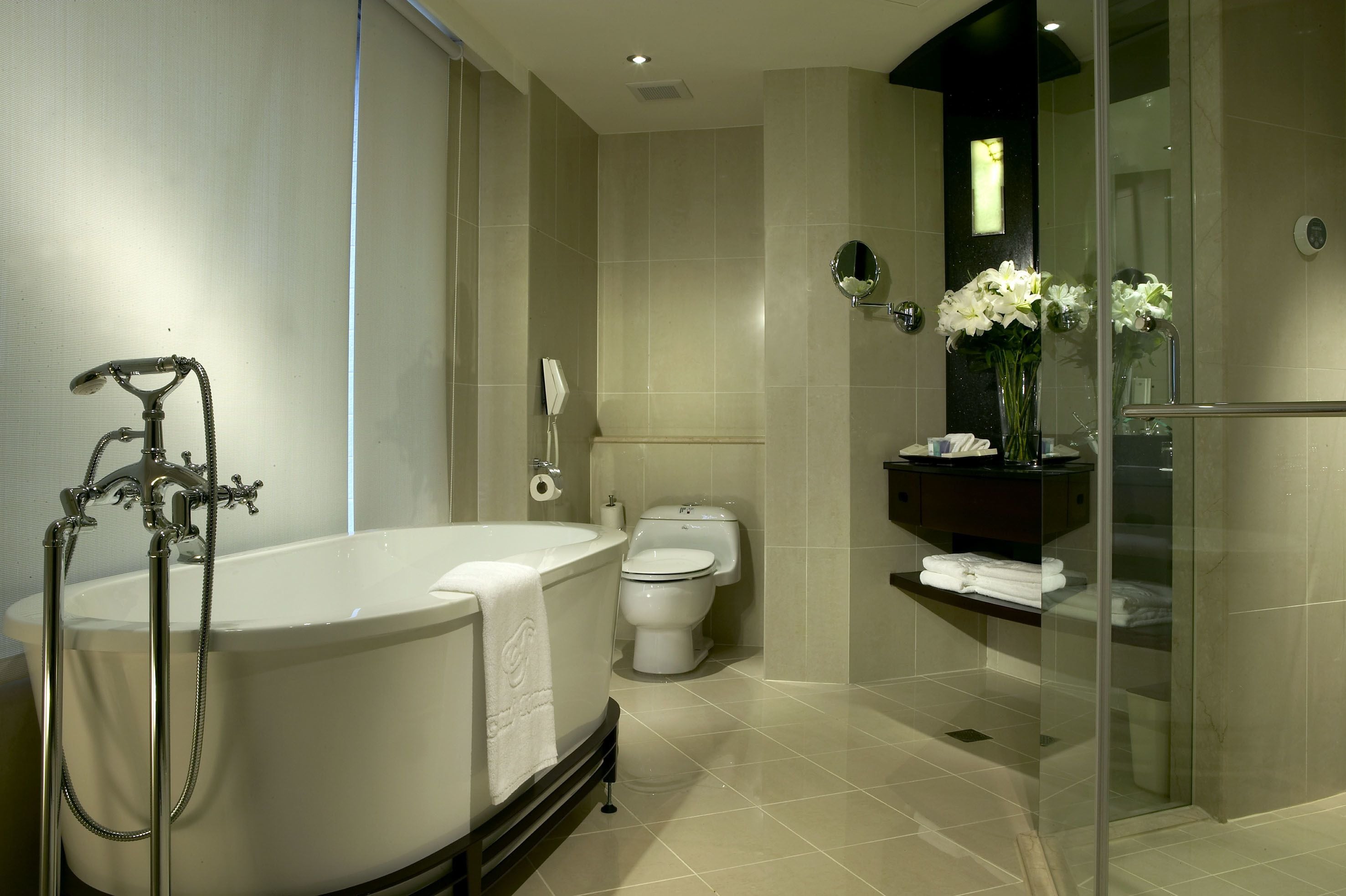 panoramic double room, 1 king bed | bathroom | hair dryer, slippers, towels, soap