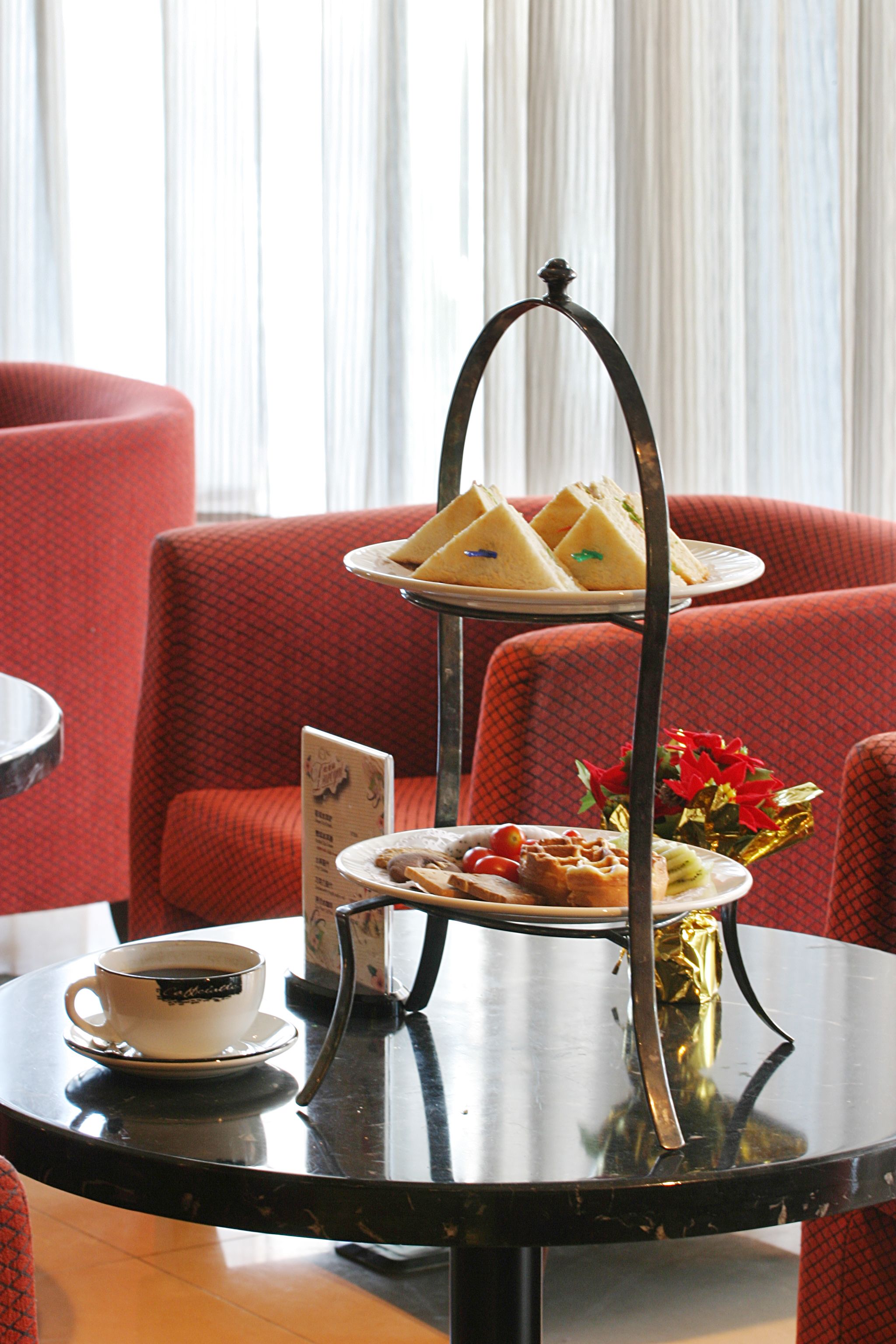 breakfast, lunch and dinner served