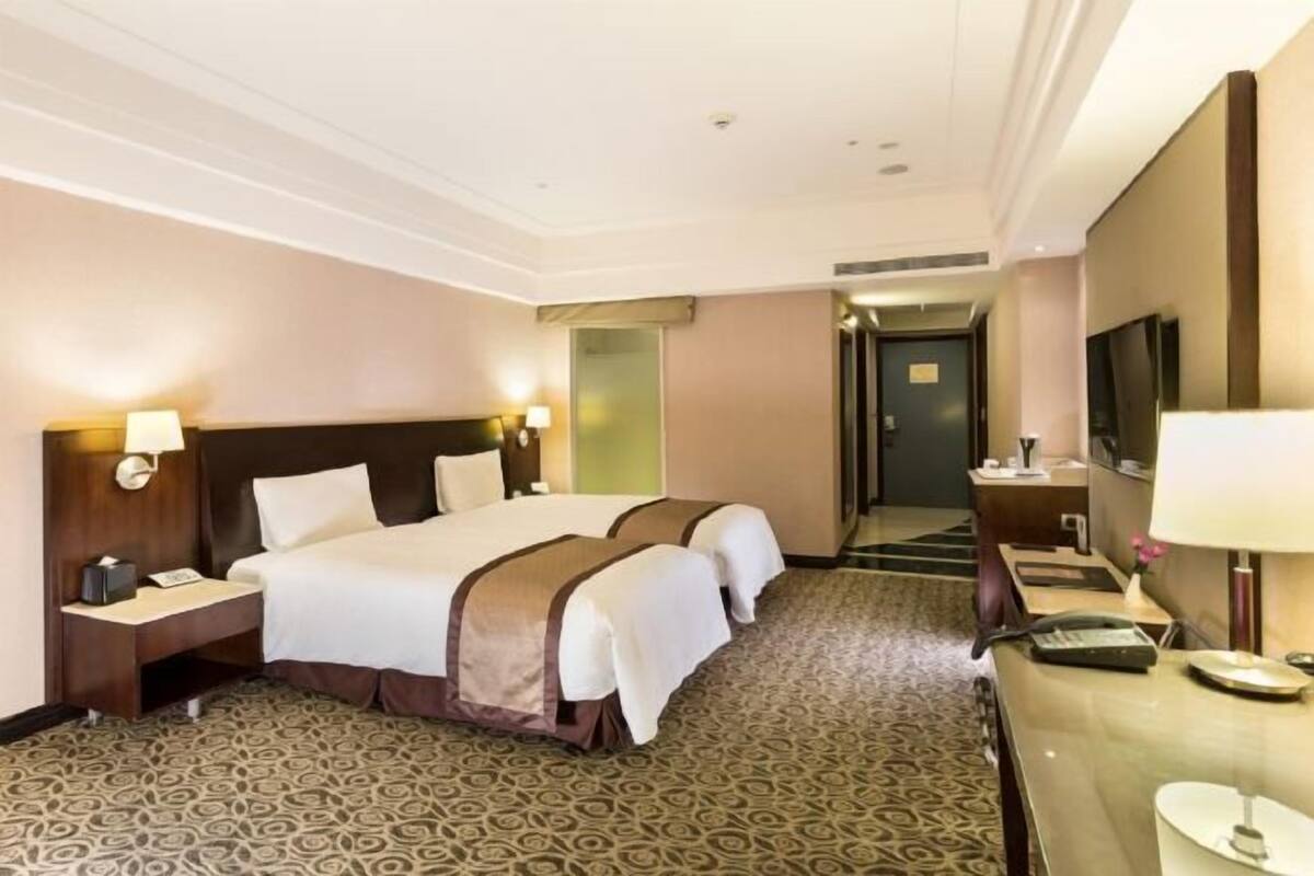 Couette en duvet d'oie, coffres-forts dans les chambres, bureau
