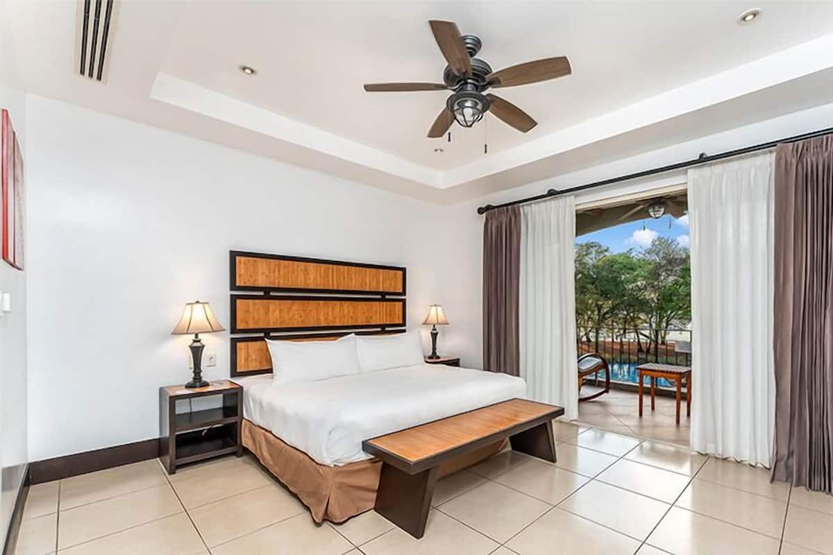 Master Suite | Bộ đồ giường cao cấp, chăn bông, nệm Tempur-Pedic 