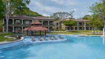 Fachada de la propiedad