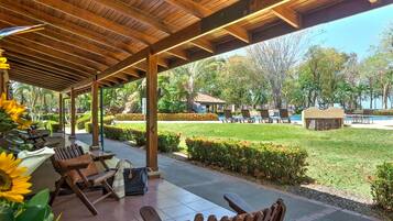 Ocean View | Terrace/patio