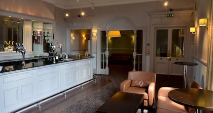 Harte & Garter Hotel & Spa