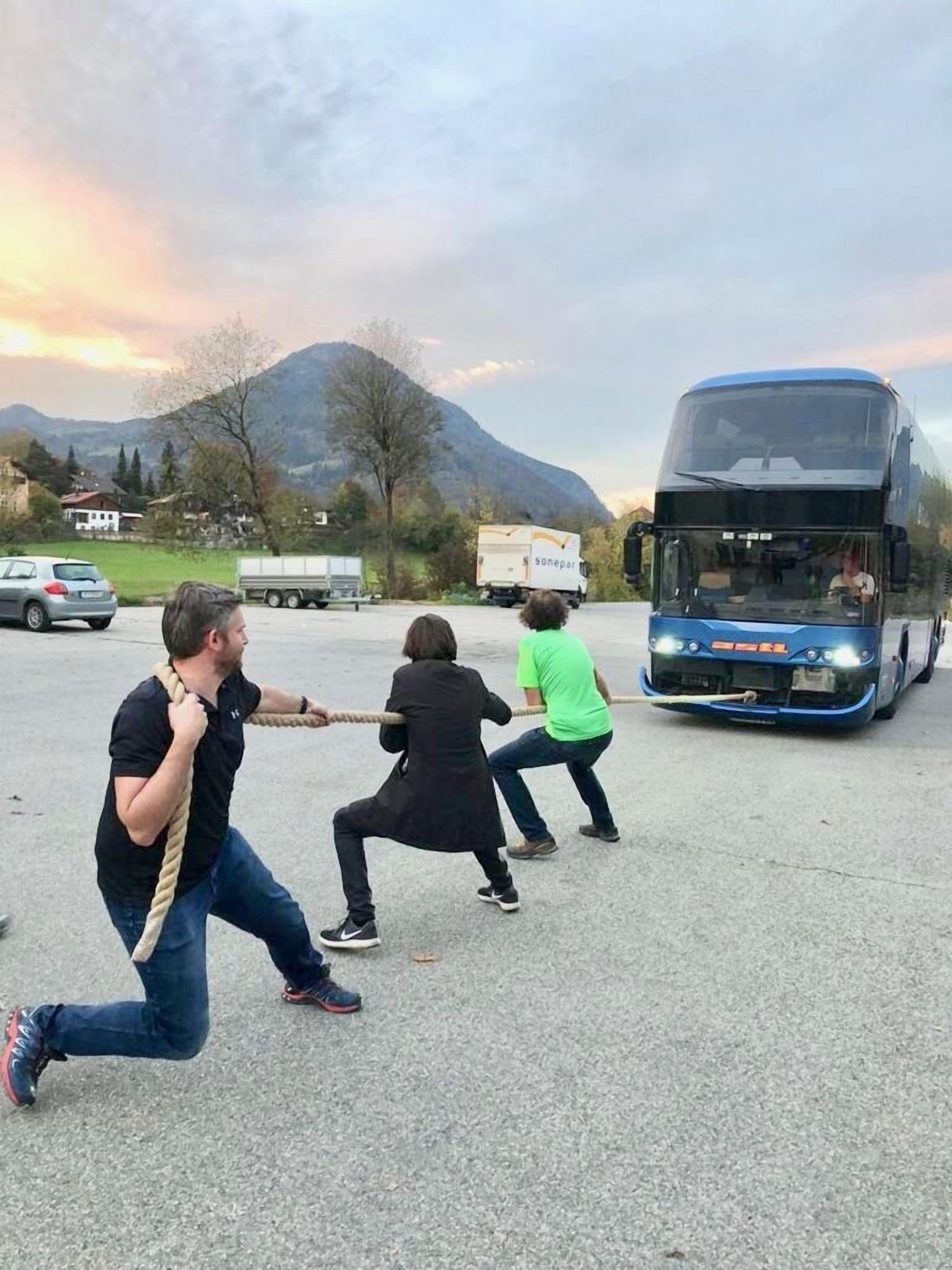 ropes course (team building)