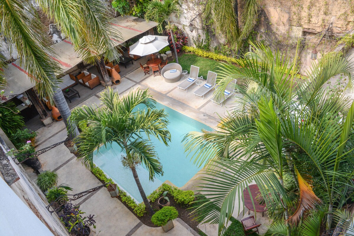 City Centro Oaxaca hotel pool area | Best Places to Stay in Oaxaca City