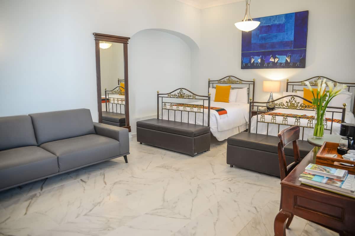 junior suite | 1 bedroom, pillow-top beds, in-room safe, soundproofing