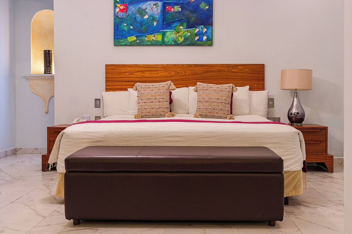 suite | 1 bedroom, pillow-top beds, in-room safe, soundproofing