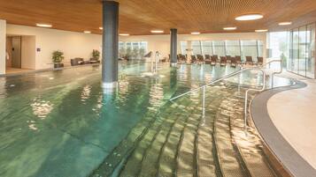 Piscina interna, piscina externa