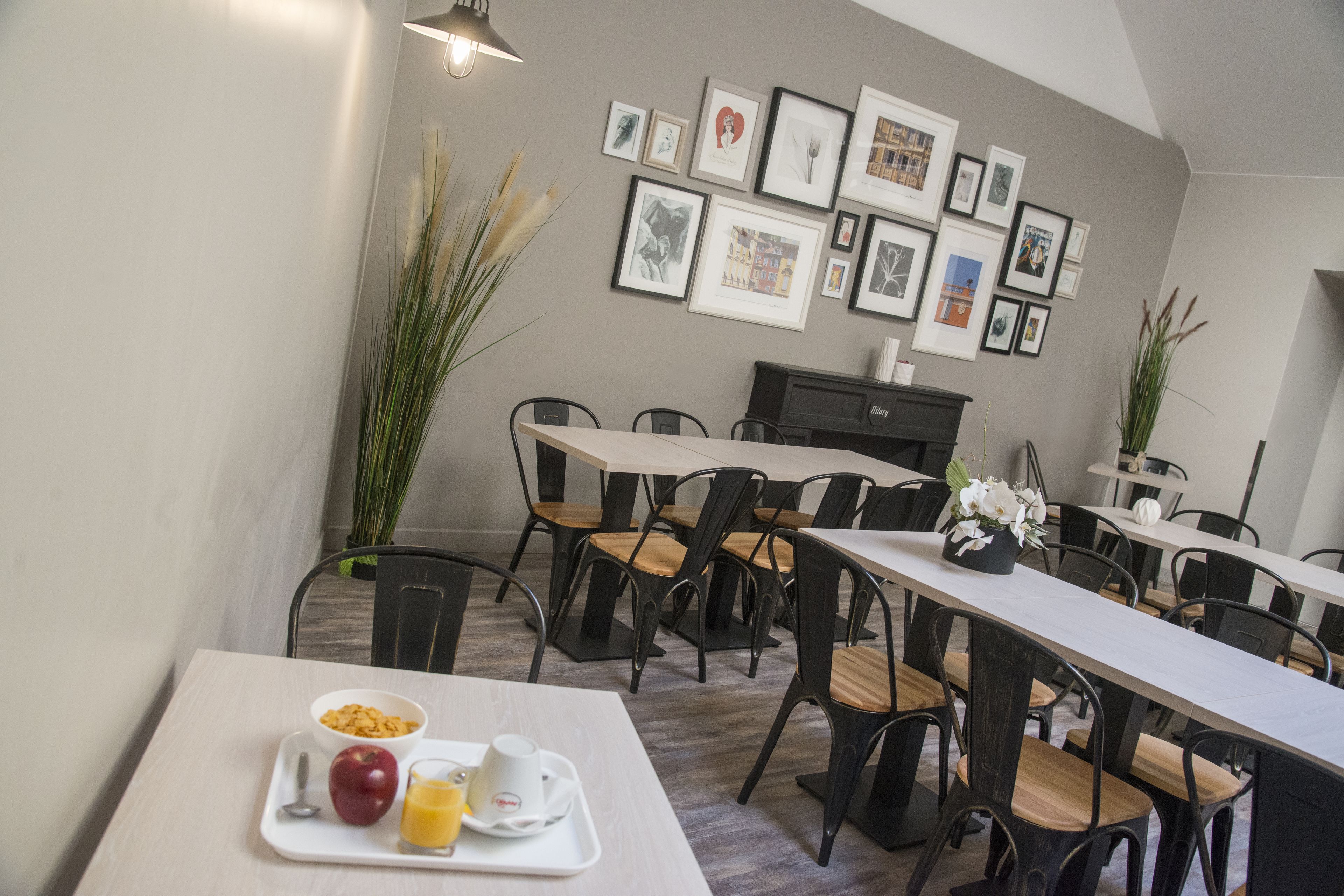daily continental breakfast (eur 12 per person)
