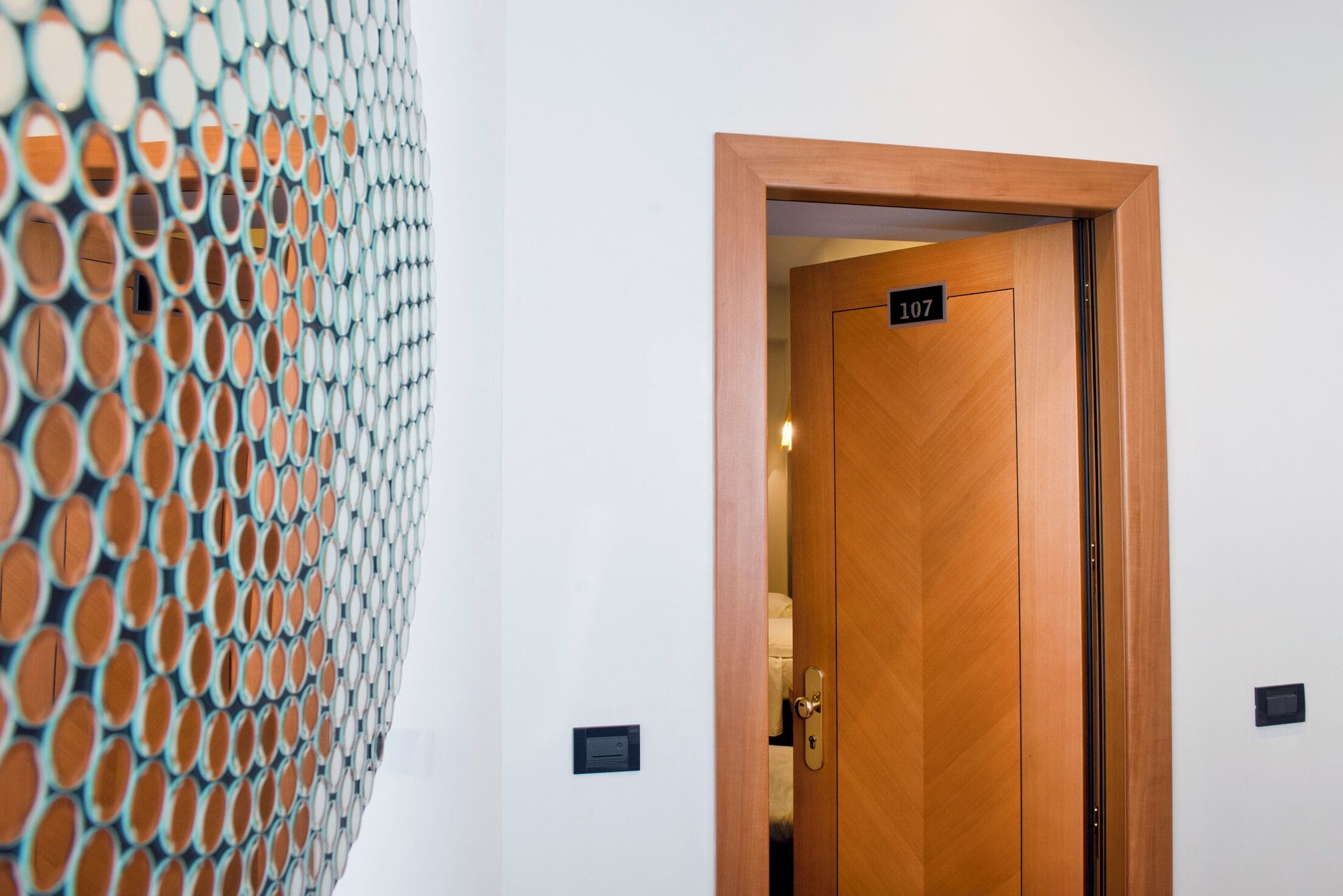 En 32-tommers TV med Parabol-TV samt filmkjøp