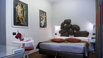 Double Room | Minibar, in-room safe, desk, blackout drapes