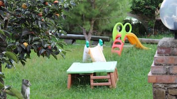 Children’s play area – outdoor