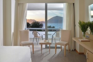 Standard Single Room, Sea View | Minibar, in-room safe, desk, soundproofing - Airotel Achaia Beach (Patras)
