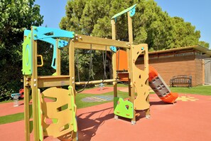 Children's play area - outdoor - Airotel Achaia Beach (Patras)