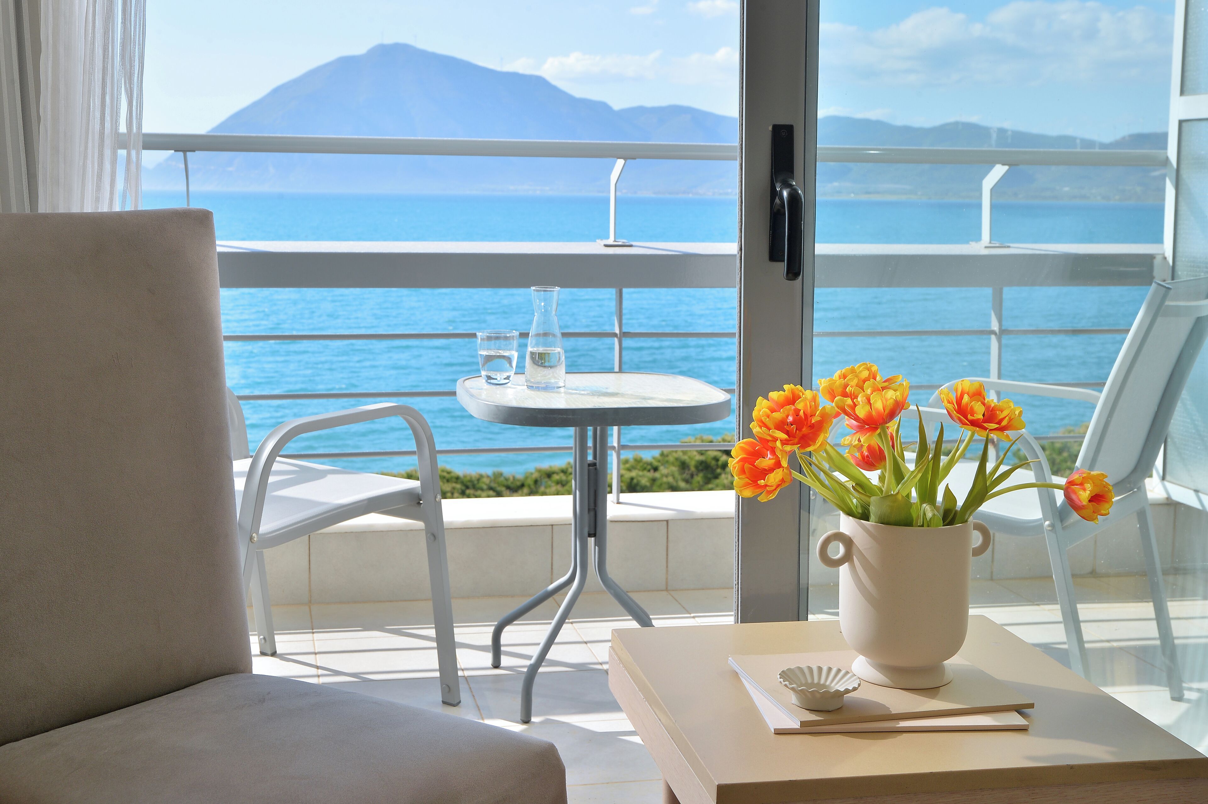 standard double room, sea view | 1 bedroom, minibar, in-room safe, desk