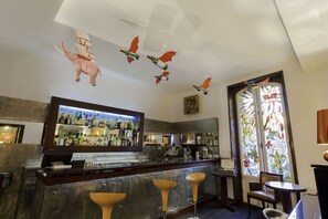 Bar (on property) - Windsor Hotel (Nice)