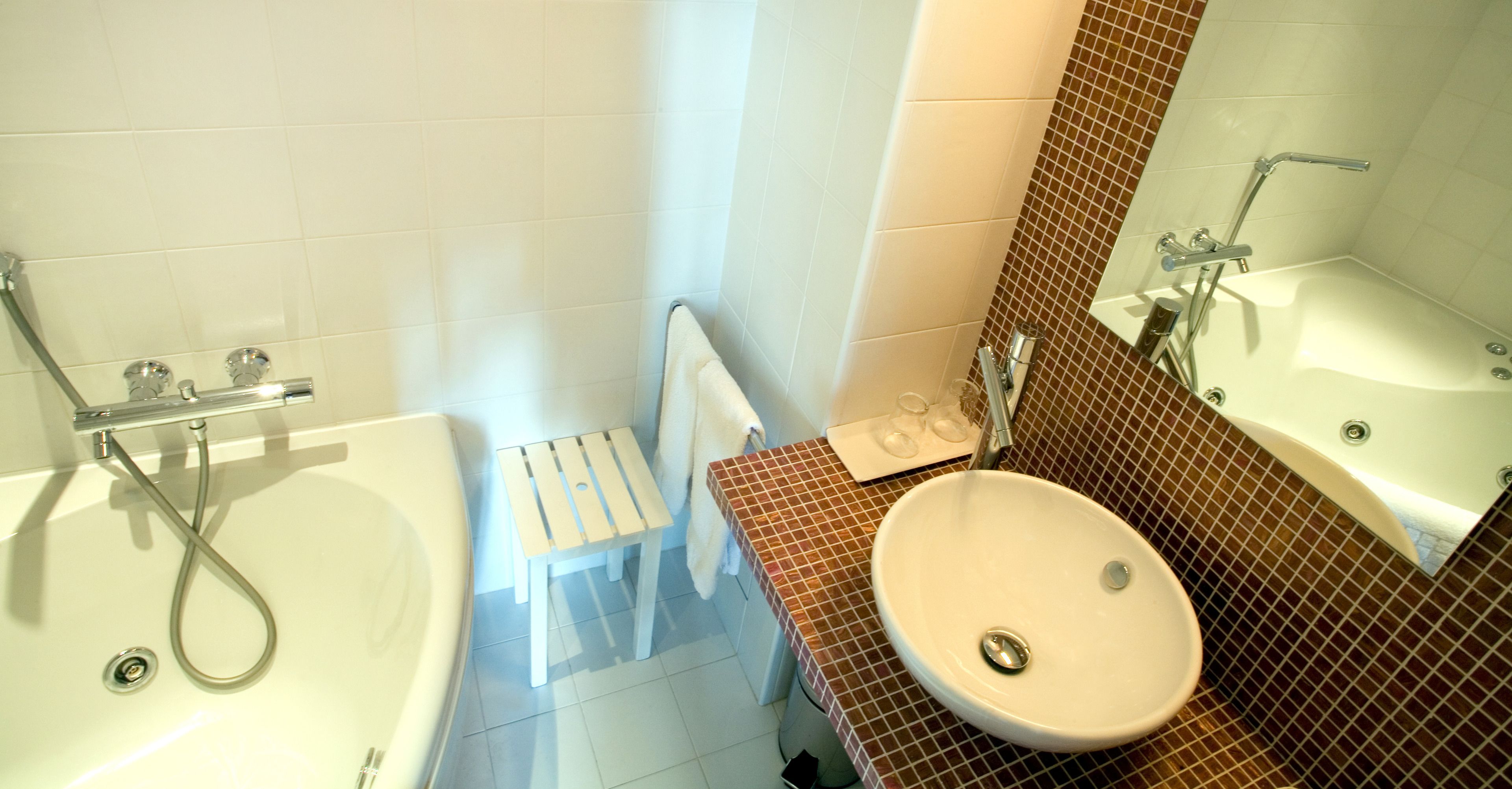 double room with spa bath (premium garden side) | bathroom | free toiletries, hair dryer, towels, shampoo