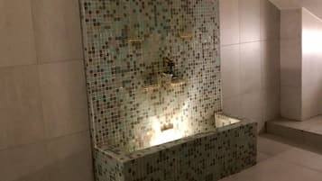 Sauna, dampbad, tyrkisk bad/hammam, kropsbehandlinger, hydroterapi