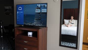 Meja kerja, ruang kerja ramah laptop, dan setrika/meja setrika